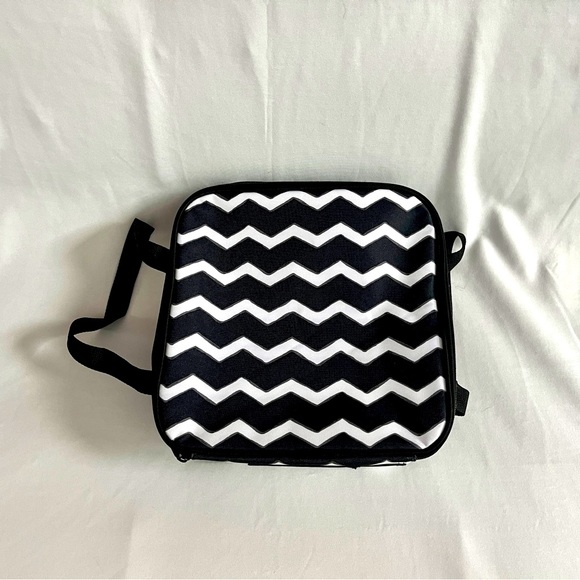thirty-one Other - Thirty-One Perfect Potluck Square Party Thermal in Chevron Black EUC